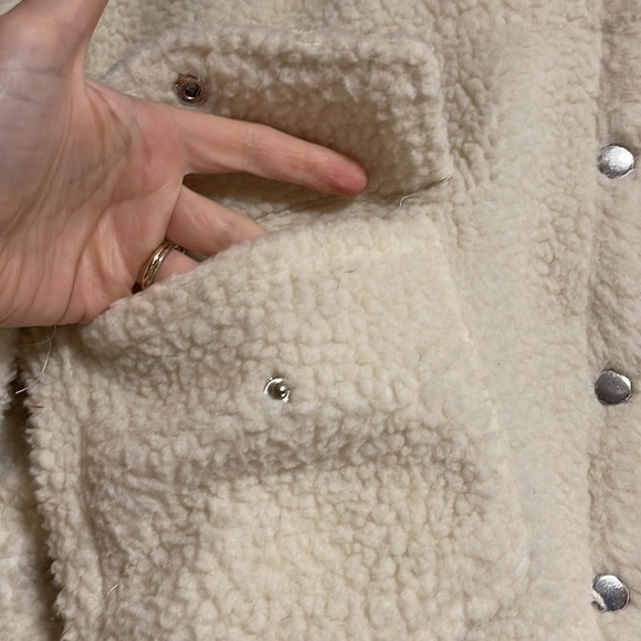 Fuzzy Crop Jacket - Picture 4 of 9